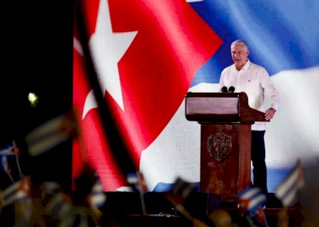 Presidente de Cuba acusa EUA de “genocídio político' em meio a tensões