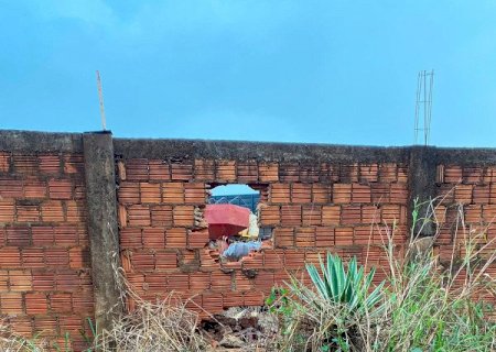 Ladrões rompem muro, arrombam oficina e furtam equipamentos e combustível em Dourados