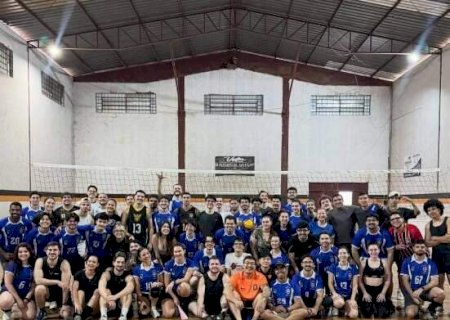 Grupo come&ccedil;ou com 10 amigos e virou irmandade do v&ocirc;lei