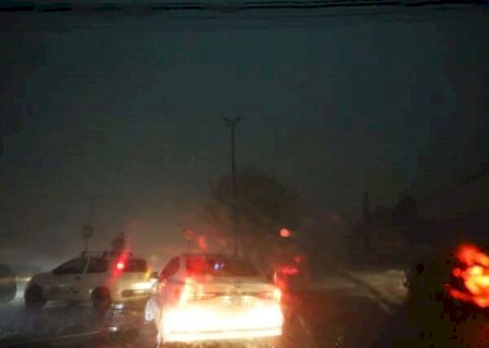 Tempestade derruba energia nos "quatro cantos" de Campo Grande