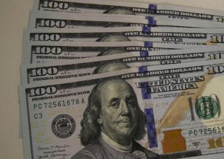 D&oacute;lar recua a R$ 5,10 com petr&oacute;leo acima de US$ 107 e Ibovespa em alta