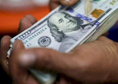 D&oacute;lar sobe a R$ 5,40 e registra maior alta di&aacute;ria desde 1999