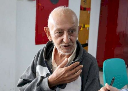 Aos 73 anos, Al&iacute;cio descobriu c&acirc;ncer de boca na cadeira do dentista